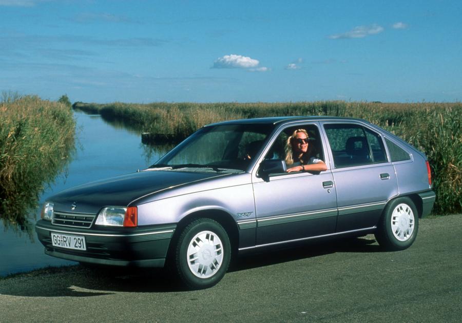 Opel Kadett Beauty 5-Door (E) 1990 года  (фото 6 из 8)